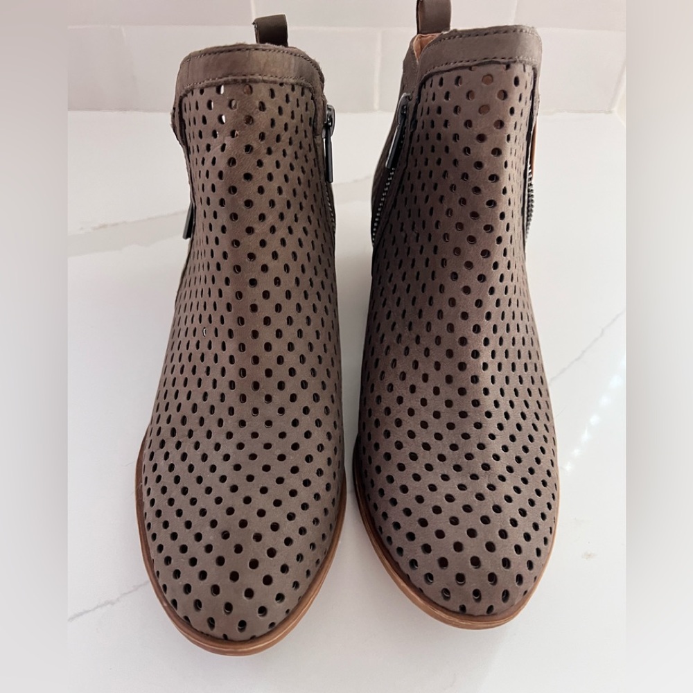 Lucky Brand boots in Taupe. Size 8.5